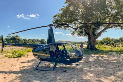 © Hope for Wildlife Helicopter Services